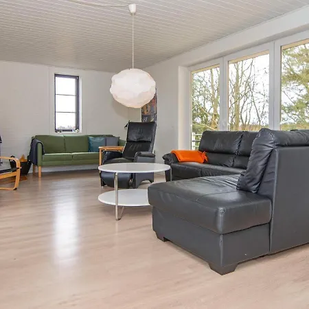 Vakantiehuis 10 Person In R M
